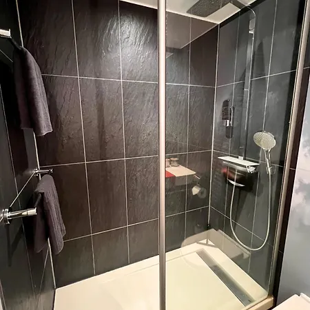 Naehe Frankfurt Messe Mit Netflix Und Balkon فرانكفورت
