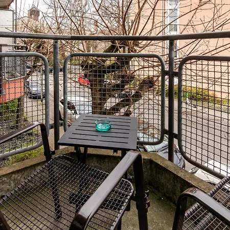 Naehe Frankfurt Messe Mit Netflix Und Balkon * フランクフルト