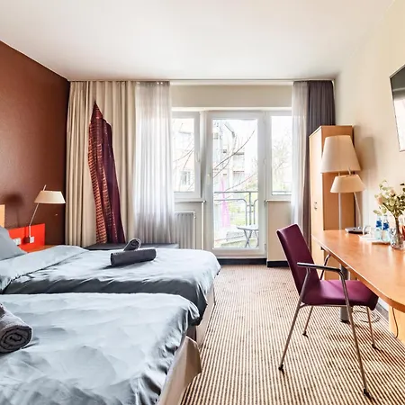 Naehe Frankfurt Messe Mit Balkon *