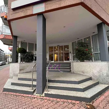 Naehe Frankfurt Messe Mit Balkon *