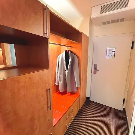 Naehe Frankfurt Messe Mit Netflix Und Balkon شقة