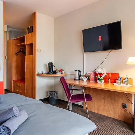 Nähe Frankfurt Messe Mit Netflix Und Balkon *