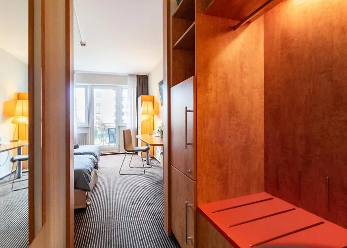 Апартаменты Naehe Frankfurt Messe Mit Netflix Und Balkon *