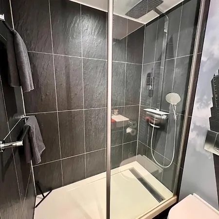 Naehe Frankfurt Messe Mit Netflix Und Balkon Frankfurt nad Mohanem