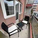Nähe Frankfurt Messe Mit Netflix Und Balkon *